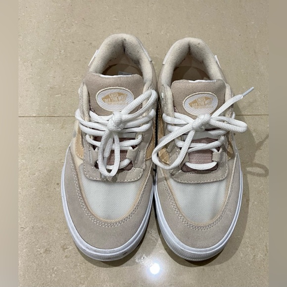 Vans - Picture 3 of 5